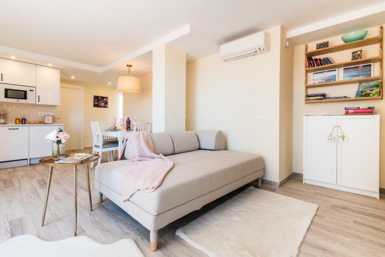 Malaga Centre Apartment With Parking Dış mekan fotoğraf
